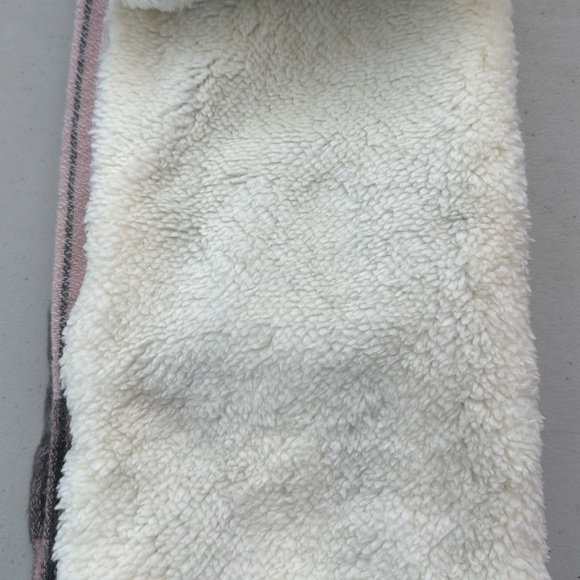 Mia & Tess The Paper Store Plaid Heated Scarf Faux Sherpa - Picture 9 of 9